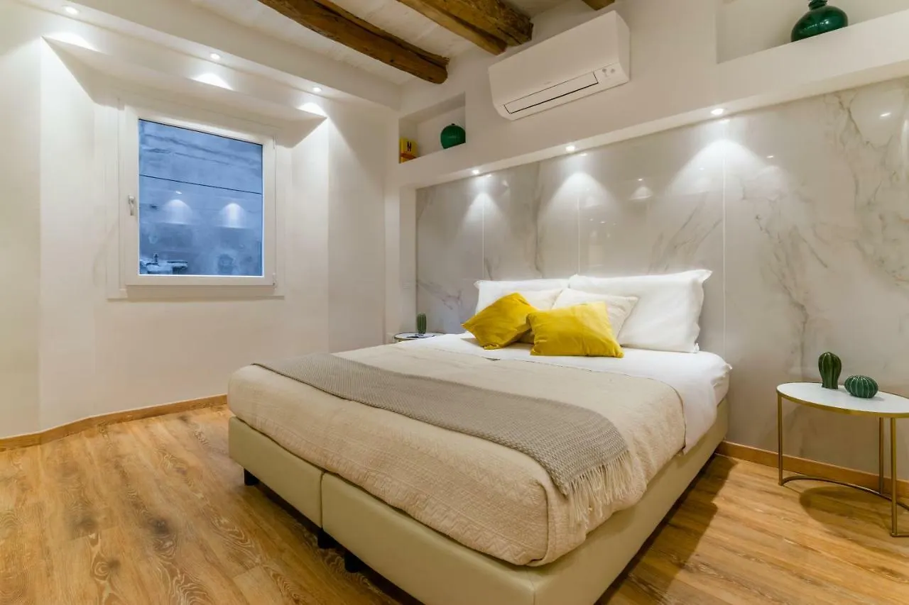 Clavature Luxuryapartment Bologna 0*,  Italia